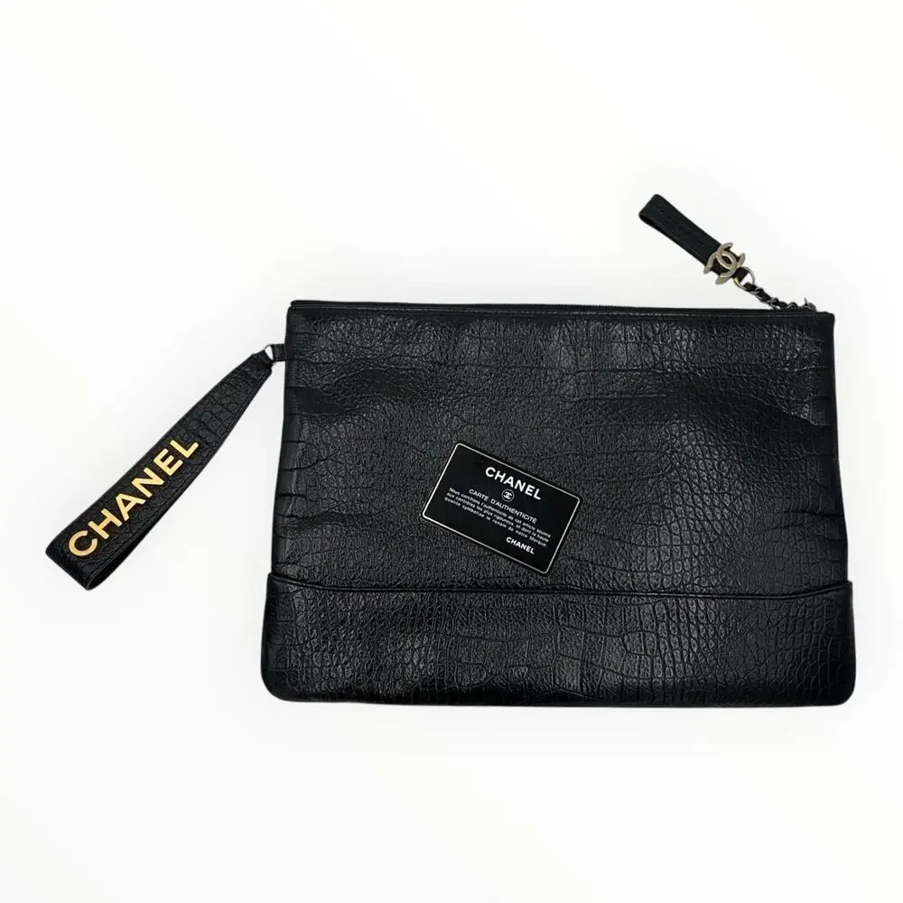 CHANEL elevate your